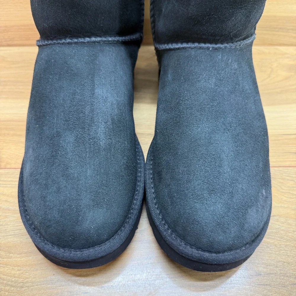 UGG Classic Tall II Black Suede Boots Womens 9 Shearling Fur Cozy Cottagecore